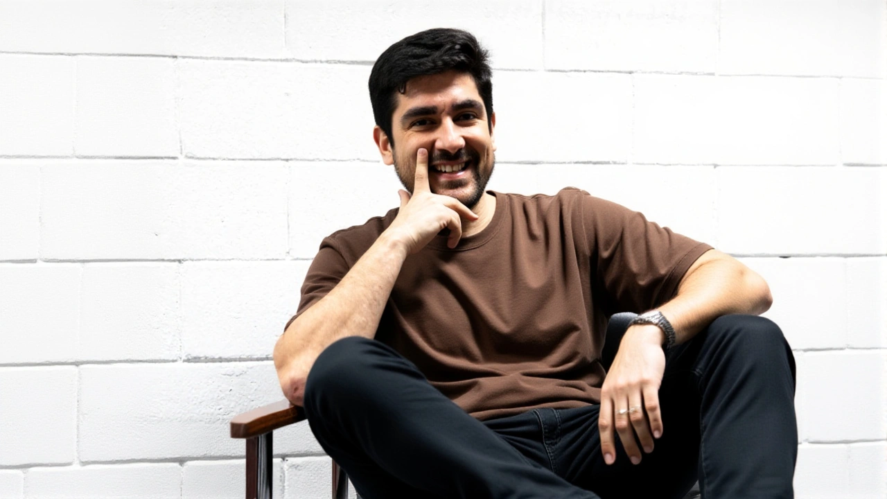 Marcelo Adnet retorna à Globo como agente em 'Último Lance'